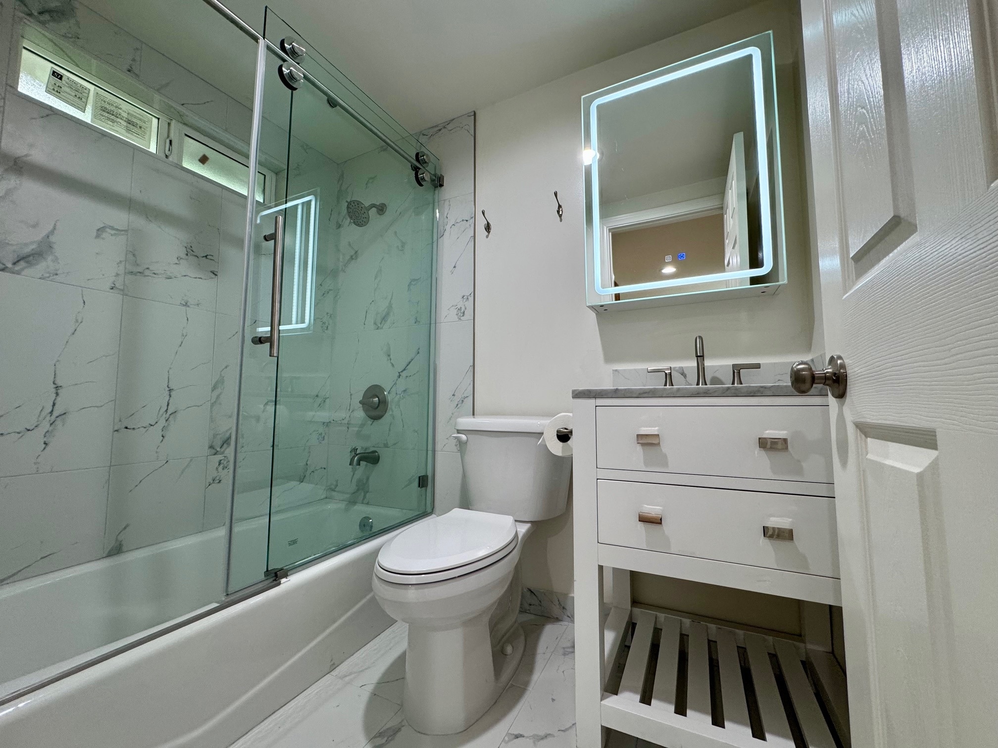 Master Bath - 2245 Meadowvale Ave