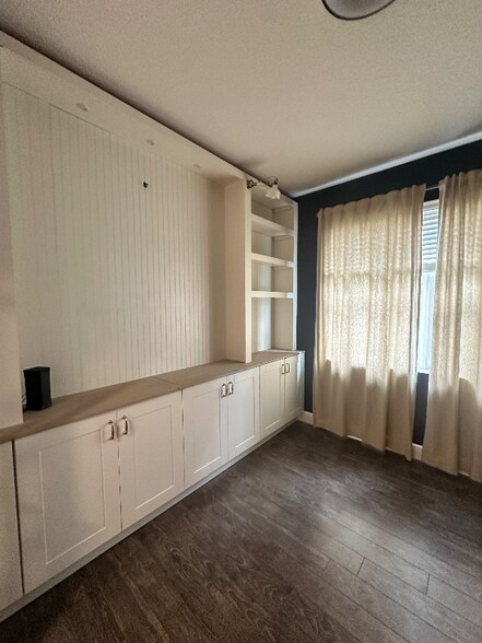 Building Photo - 16128 Mead St