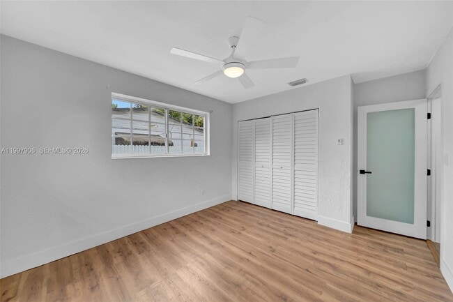 Building Photo - 15010 NE 7th Ave