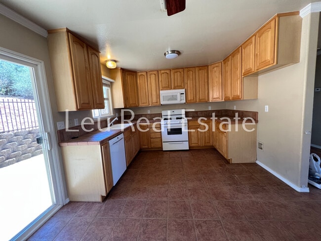 Building Photo - 5270 Bonnie Lou Ln