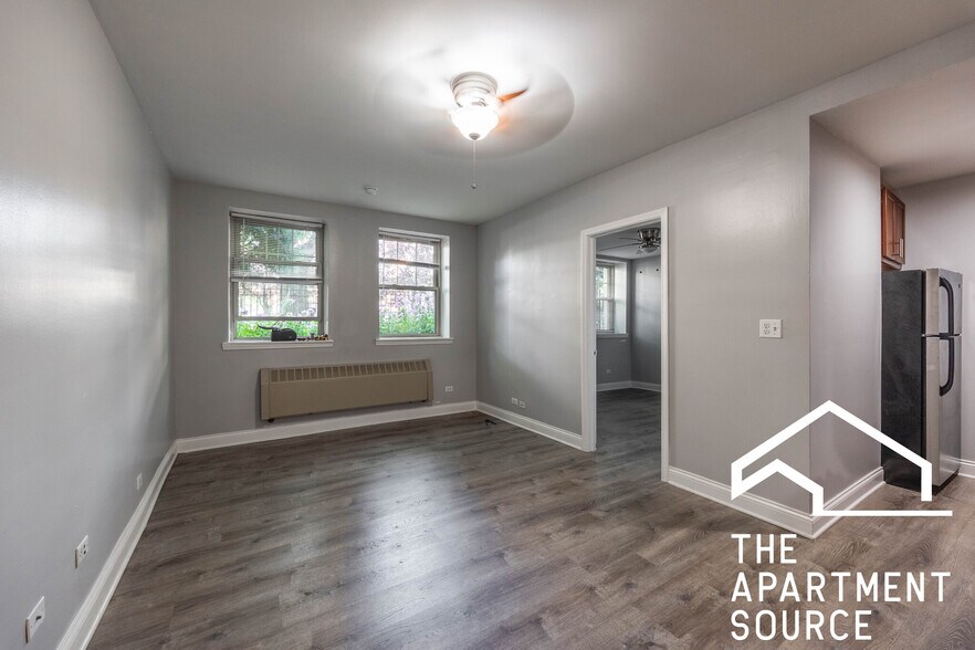 Primary Photo - 4031 N Kenmore Ave