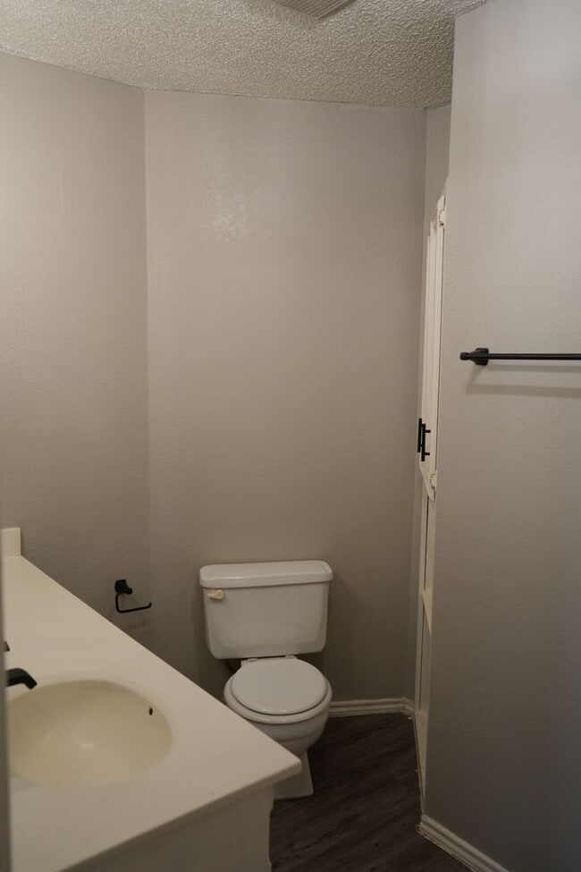 Building Photo - 3/2/2 or 2 Bedroom with an Office