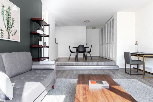 Building Photo - 7330 Bluff Springs Rd