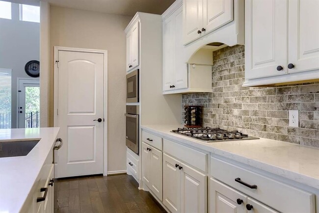 Building Photo - 6728 Llano Stage Trl