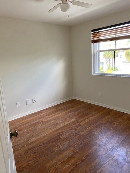 Building Photo - 4810 Grapevine Way
