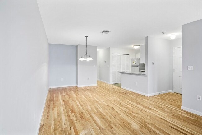 Building Photo - 622 Boston Ave