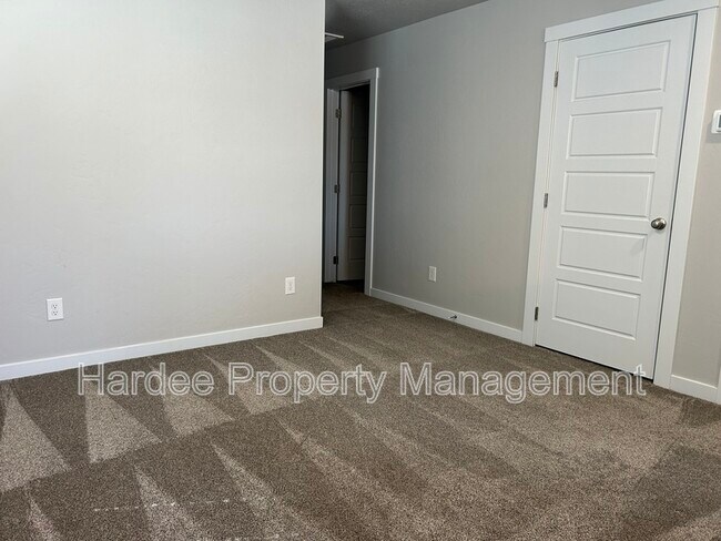 Building Photo - 4987 W Avilla Dr
