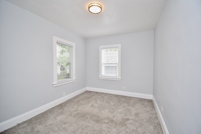 Building Photo - 1701 Sundale Ave