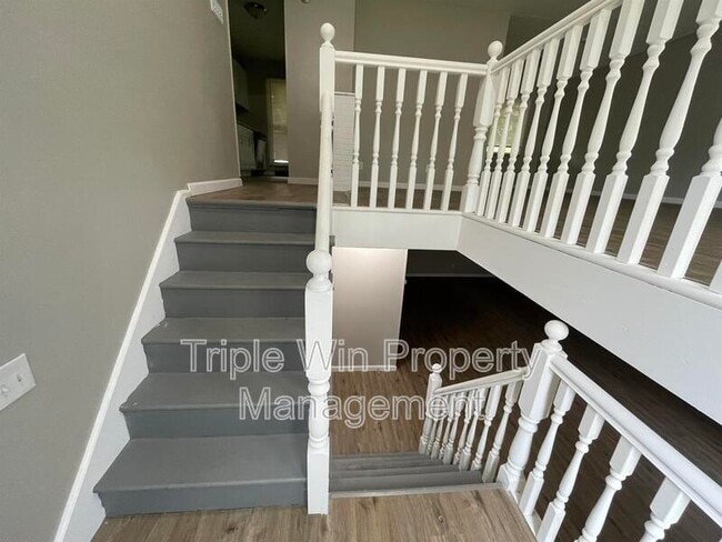 Building Photo - 2022 Northaire Ln