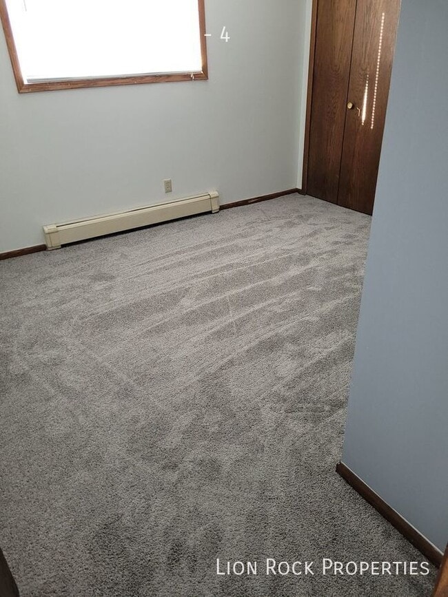 Building Photo - 5793 Laverne Cir N