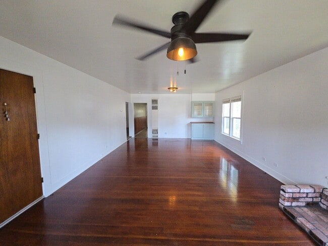 Building Photo - Beautifully remodeled 2BD/1BA Scotia home