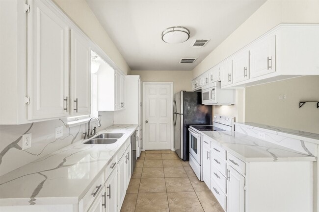 Building Photo - 12607 Dakar Dr