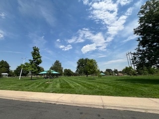 Building Photo - 1131 Avon Ln