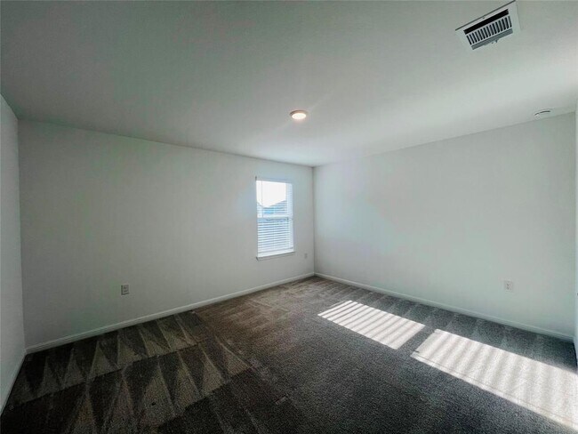 Building Photo - 15220 Holloway Dr