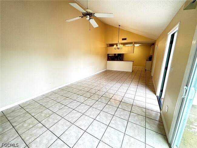 Building Photo - 5660 Foxlake Dr