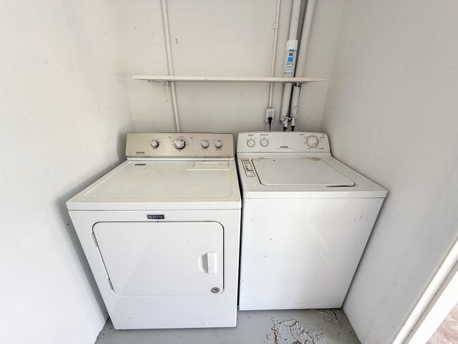 Building Photo - 3331 NW 27th Ave