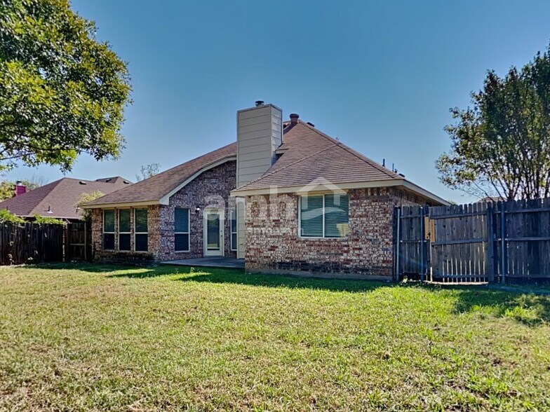 Building Photo - 733 Grandview Ave