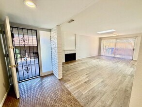 Building Photo - 4618 Collwood Ln