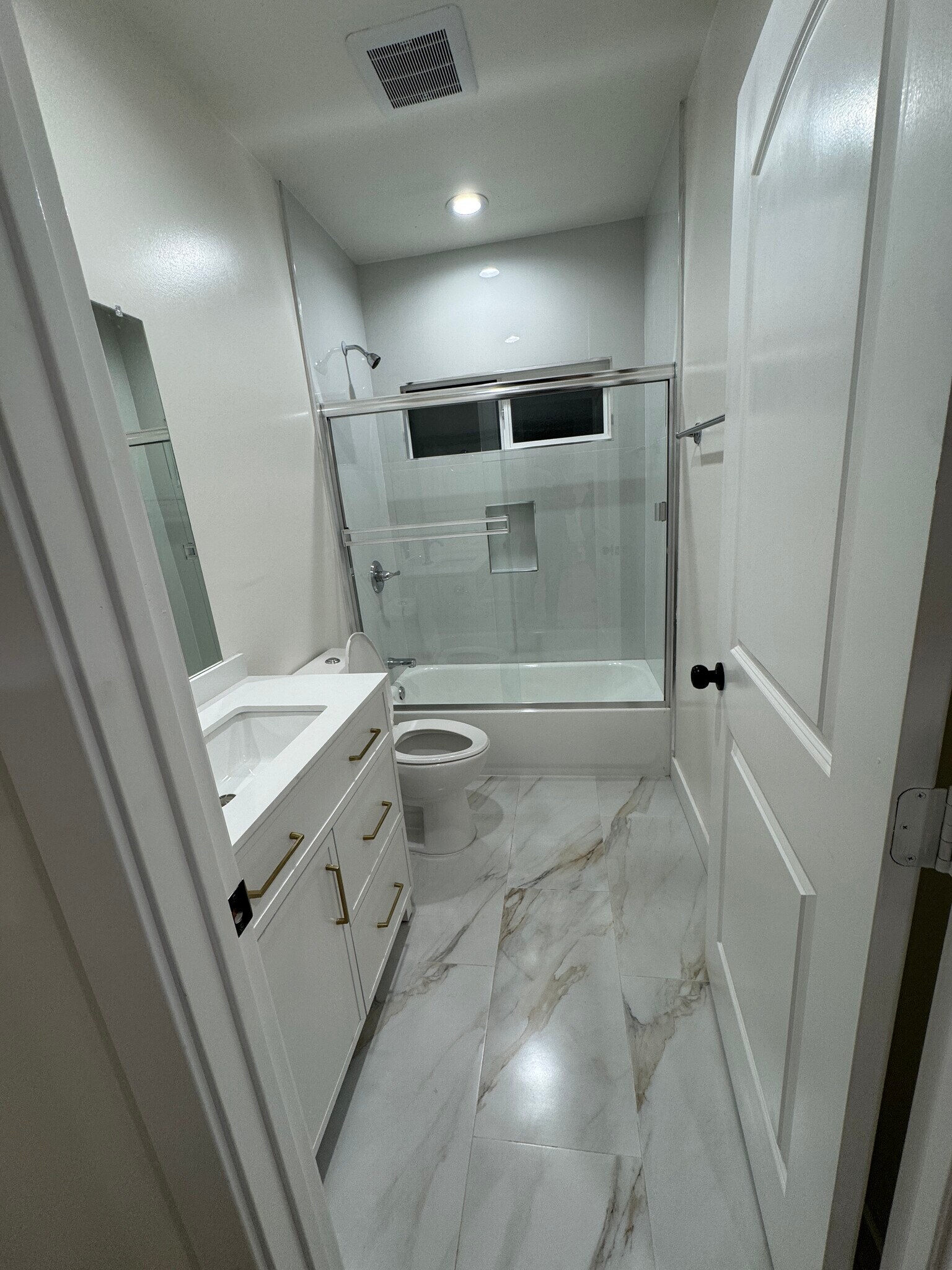 Building Photo - 4618 W Roy Cir