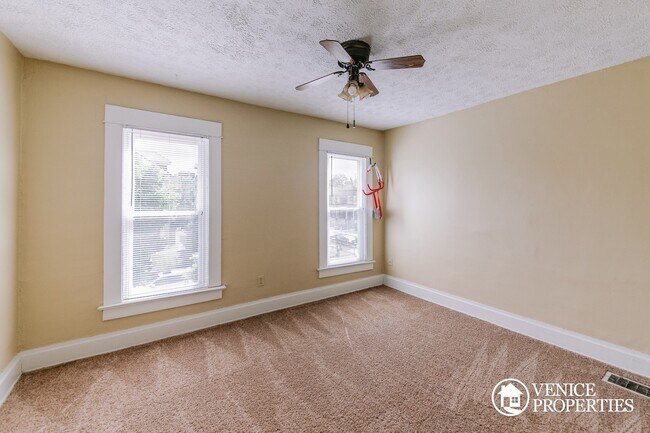 Building Photo - 3 Bedroom on OSU Campus