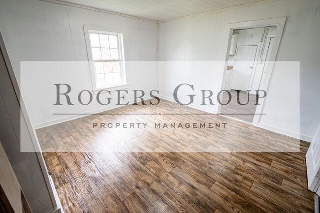 Building Photo - 434 Owen St