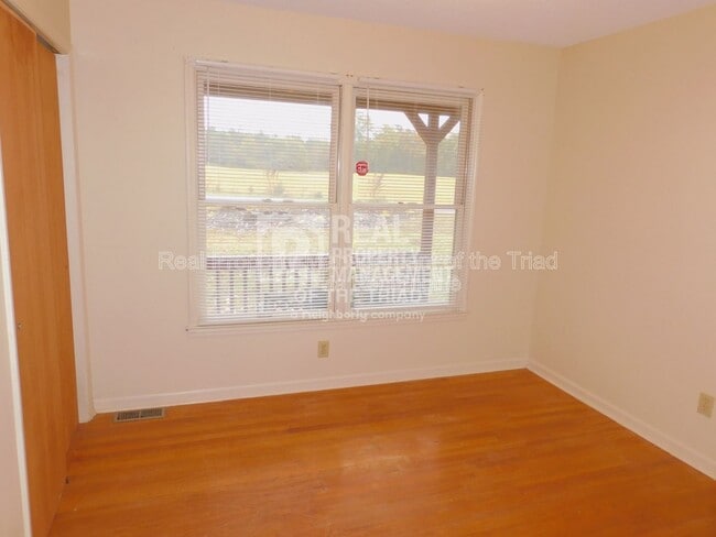 Building Photo - 8521 Richardsonwood Rd