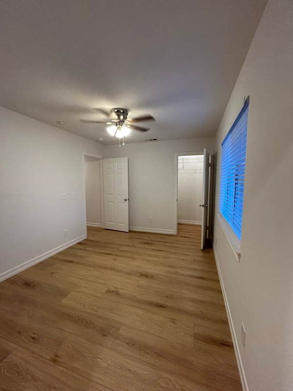 Building Photo - 10154 McClemont Ave