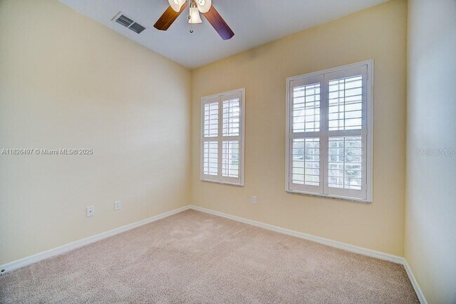 Building Photo - 604 Rogue Dr