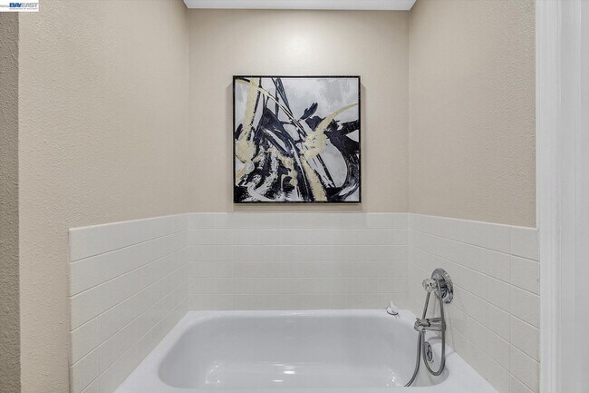 Building Photo - 39139 Argonaut Way