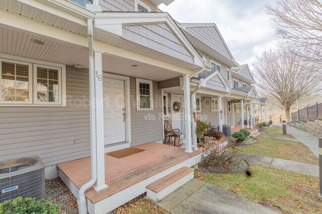 Building Photo - 330 Crystal Ave