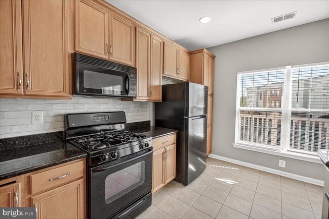 Building Photo - 1811b Wheyfield Dr