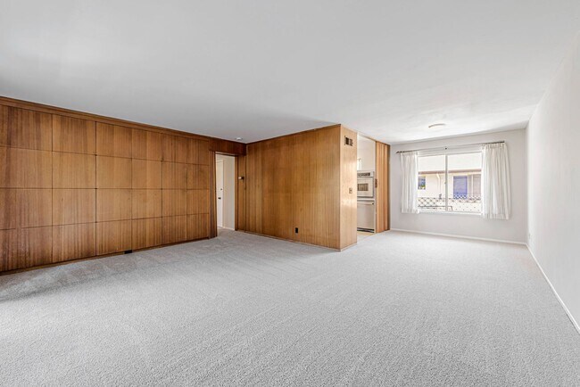 Building Photo - Charming 2-Bedroom Condo in Downtown Palo ...