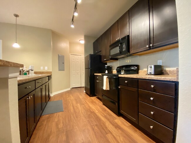 Building Photo - 2125 Sweetbroom Cir