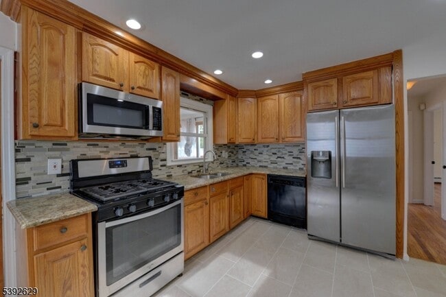 Building Photo - 29 Winifred Dr