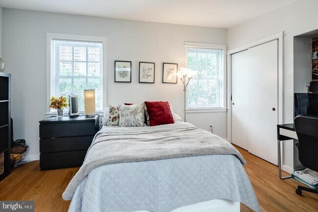 Building Photo - 1320 Pine St