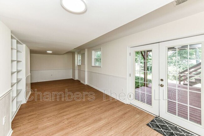 Building Photo - 5012 Sideburn Rd