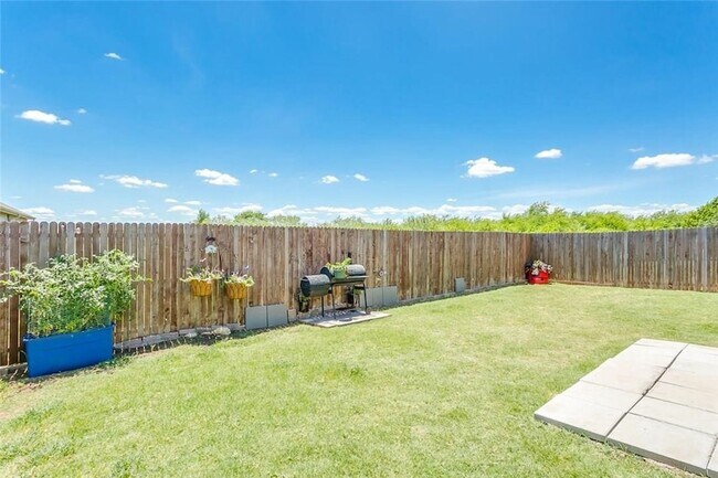 Building Photo - 8832 Elk Creek Ln