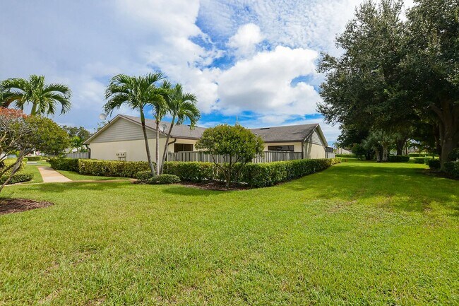 Building Photo - 1547 Pheasant Walk