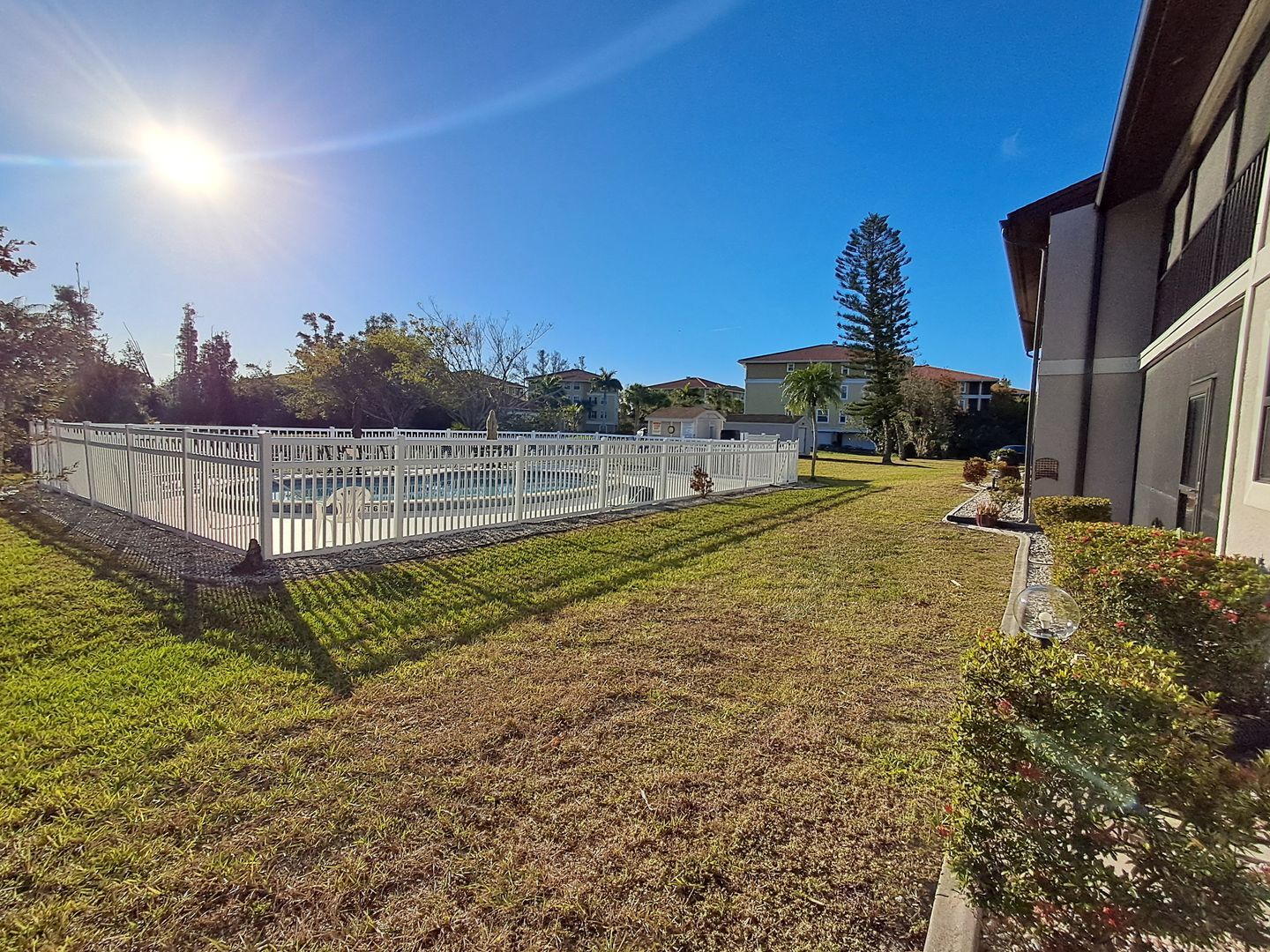 Building Photo - 2/2 Condo Off of McGreggor $500 OFF FIRST MONTH