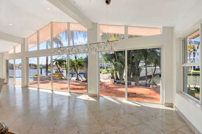 Building Photo - 3040 Jasmine Terrace