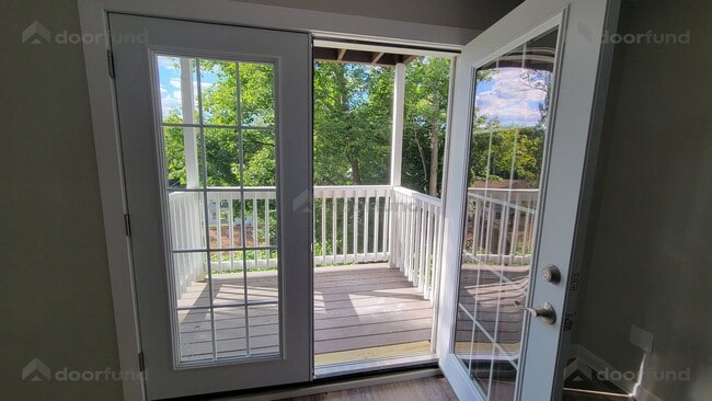 Building Photo - 208 Columbus St