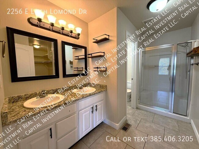 Building Photo - 2256 Loch Lomond Dr