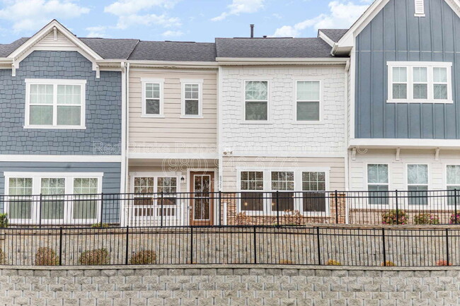 Building Photo - 8929 Peatland Aly