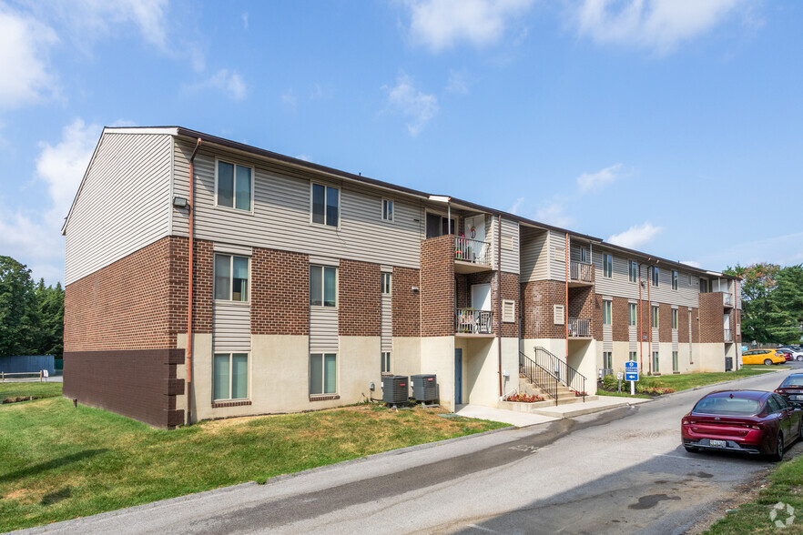 Primary Photo - Catons Villas Apartments