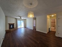 Building Photo - Centrally Located Quiet 2nd Story Condo unfurnished
