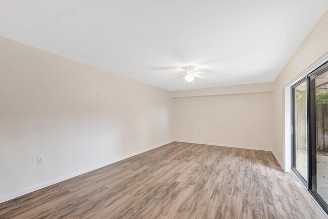 Building Photo - 579 Green Springs Pl
