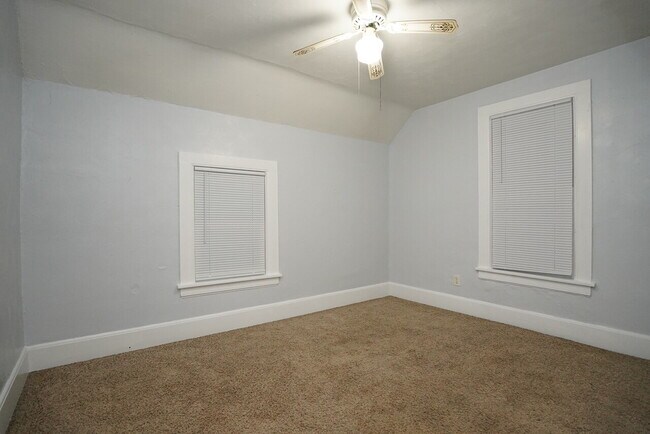 Building Photo - 2112 Miami St
