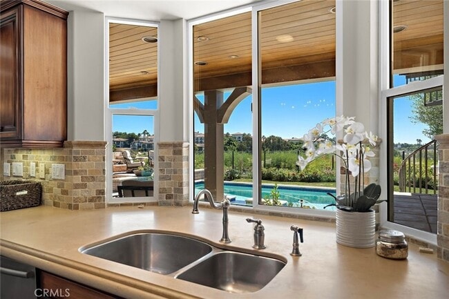 Building Photo - 5 Via Monarca St