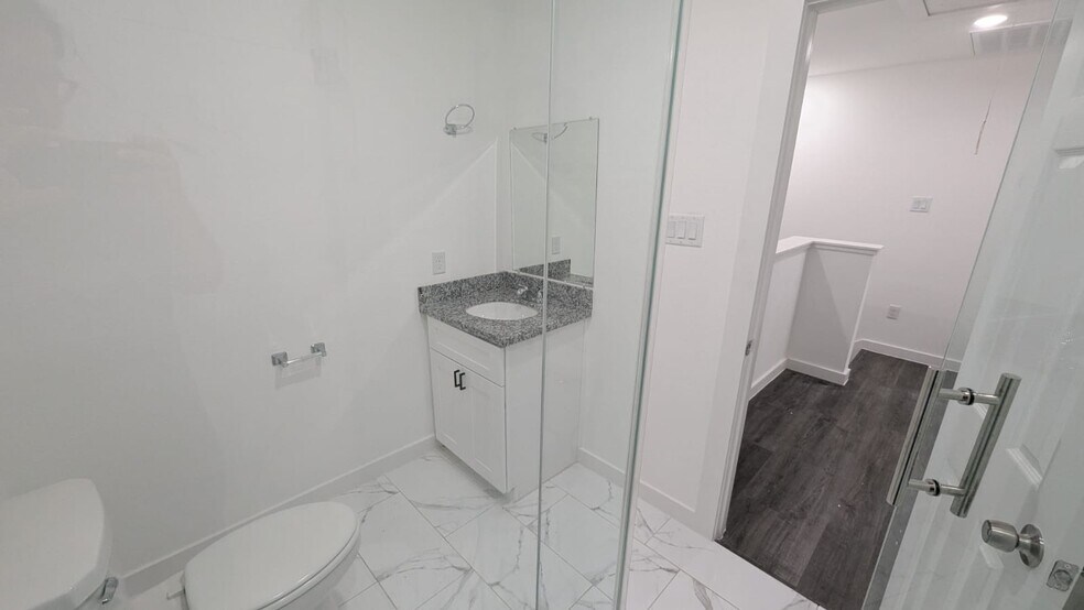 Building Photo - 7904 Shotwell St