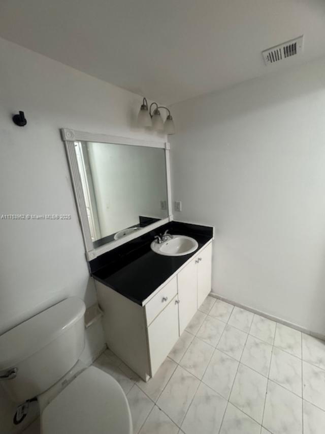 Building Photo - 9300 Fontainebleau Blvd